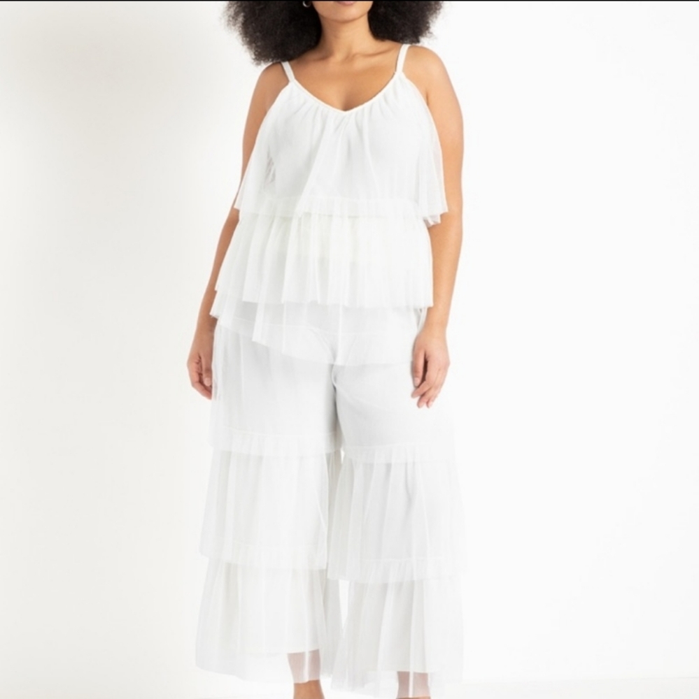 ISO I am looking for this top Size 24